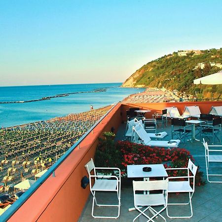 Giovanna Regina Hotel Gabicce Mare Eksteriør billede