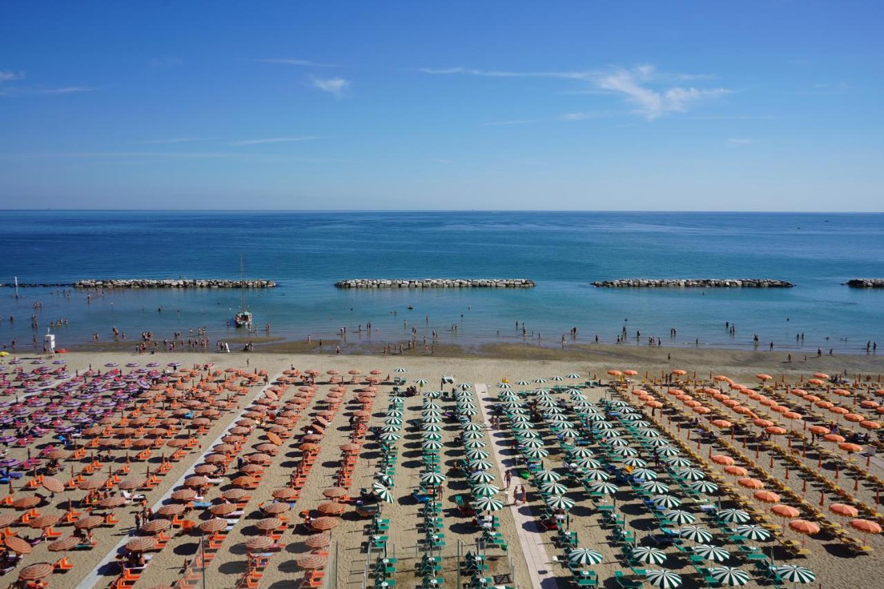 Giovanna Regina Hotel Gabicce Mare Eksteriør billede