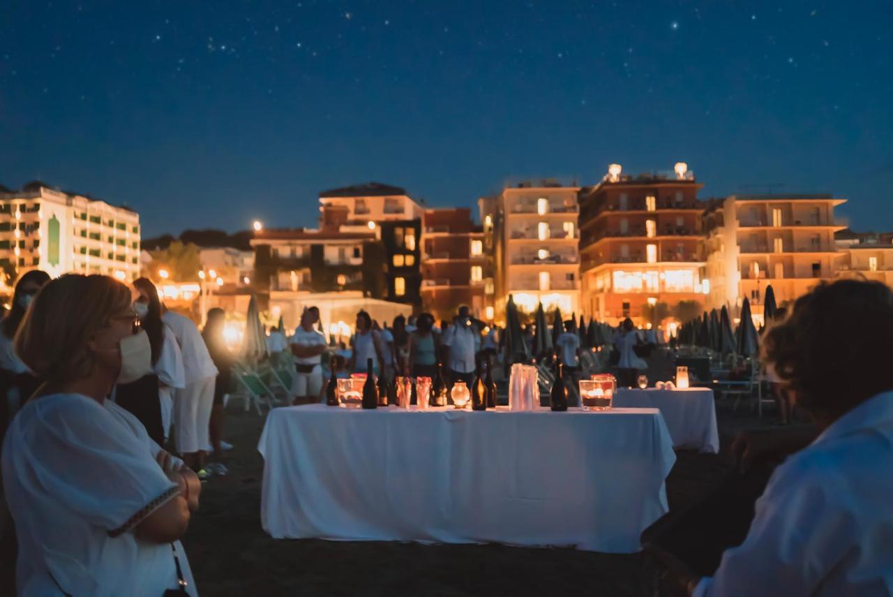 Giovanna Regina Hotel Gabicce Mare Eksteriør billede