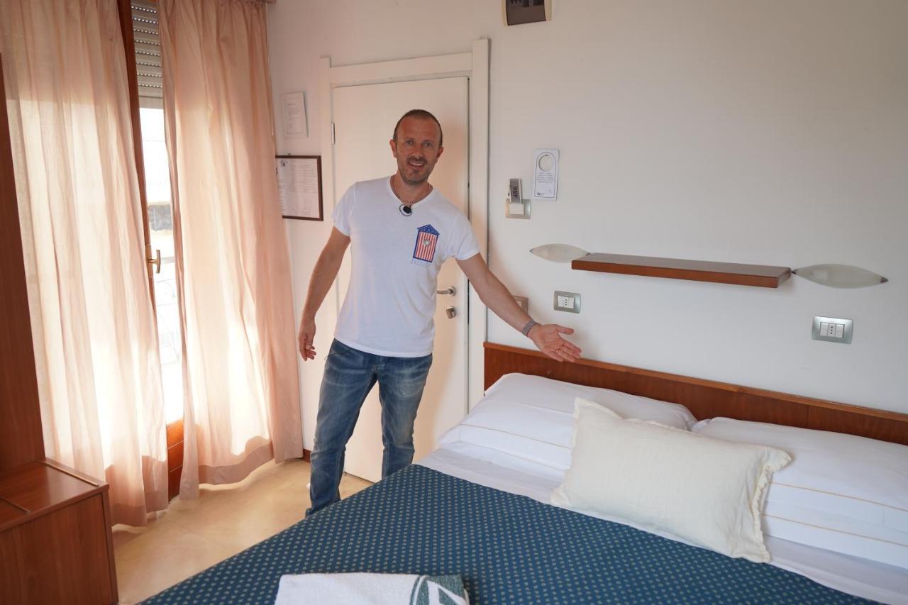 Giovanna Regina Hotel Gabicce Mare Eksteriør billede