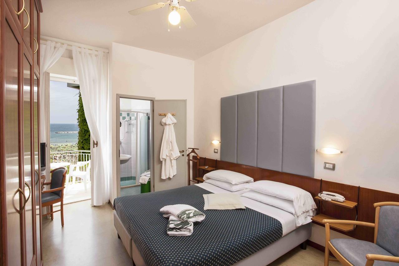 Giovanna Regina Hotel Gabicce Mare Eksteriør billede